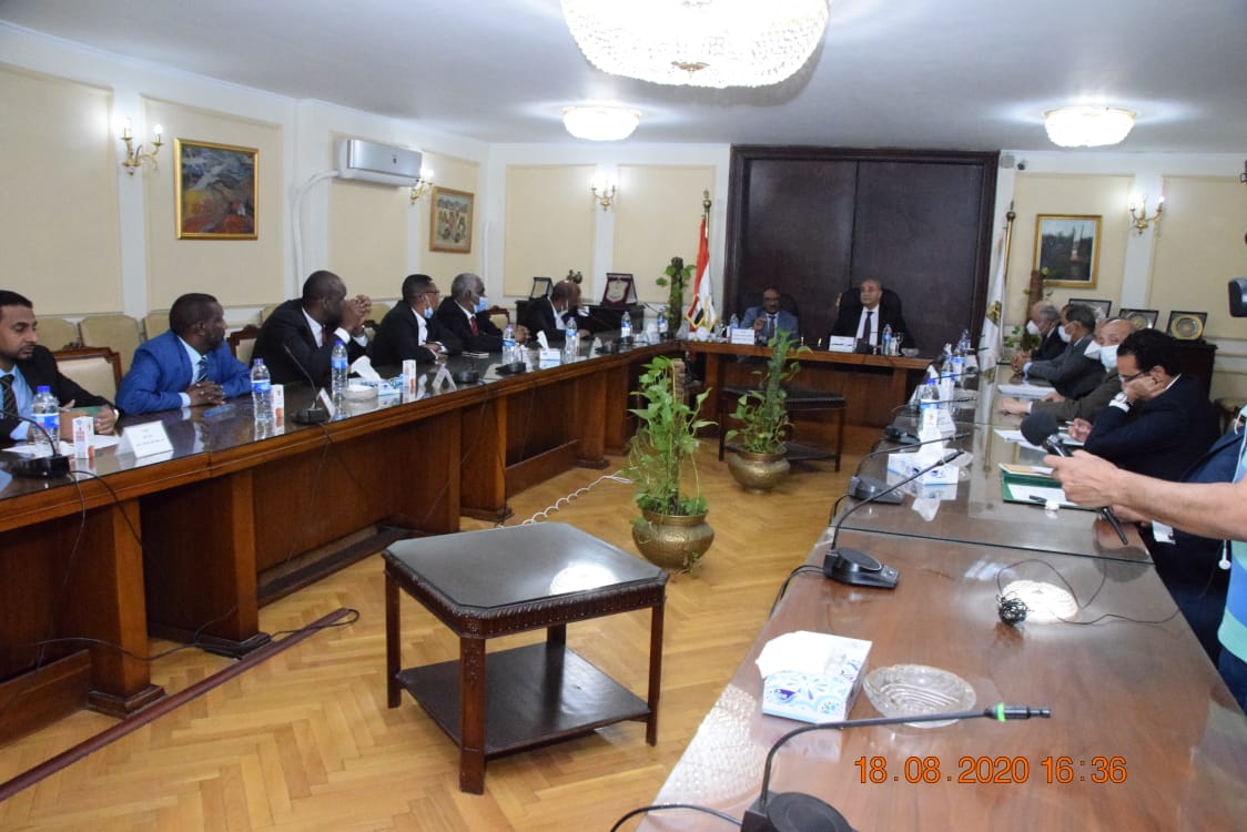 اجتماع وزير التموين مع وفد دولة السودان (5)