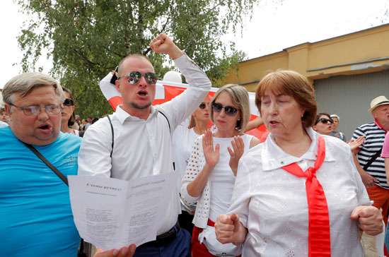 2020-08-18T094027Z_129655671_RC29GI9KDATF_RTRMADP_3_BELARUS-ELECTION