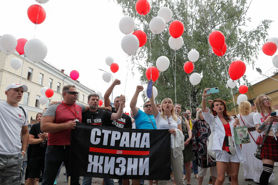 2020-08-18T093816Z_892843208_RC29GI96XG1D_RTRMADP_3_BELARUS-ELECTION