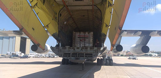  طائرة مساعدات إغاثية وغذائية للشعب اللبنانى (3)