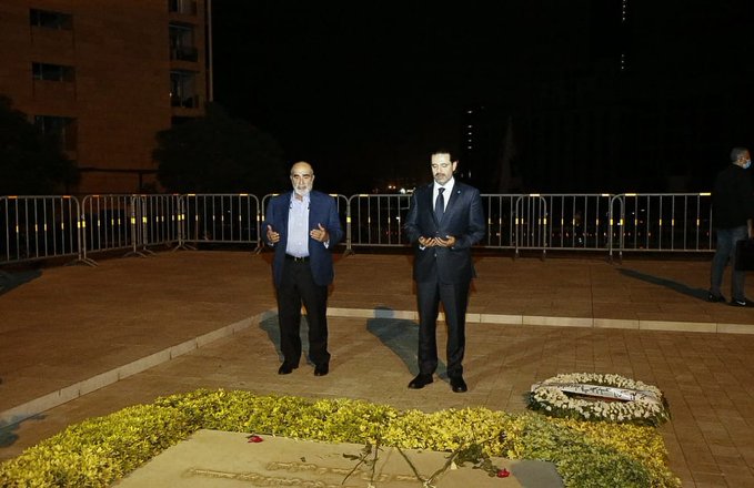 الحريري أمام قبر والده بعد الحكم