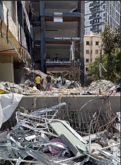 ستيفاني صليبا تكشف آثار تفجيرات بيروت في منزلها (8)