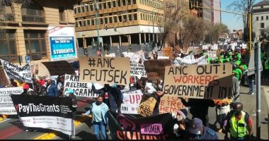 احتجاجات جنوب افريقيا