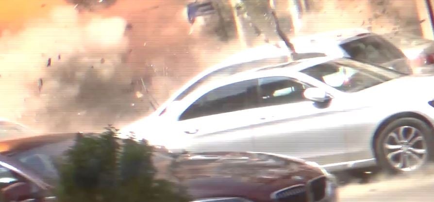 لقطة من فيديو للحظة اغتيال الشهيد هشام بركات  (2)