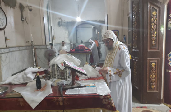 أقباط الأقصر يحتفلون بختام صوم العذراء مريم (12)