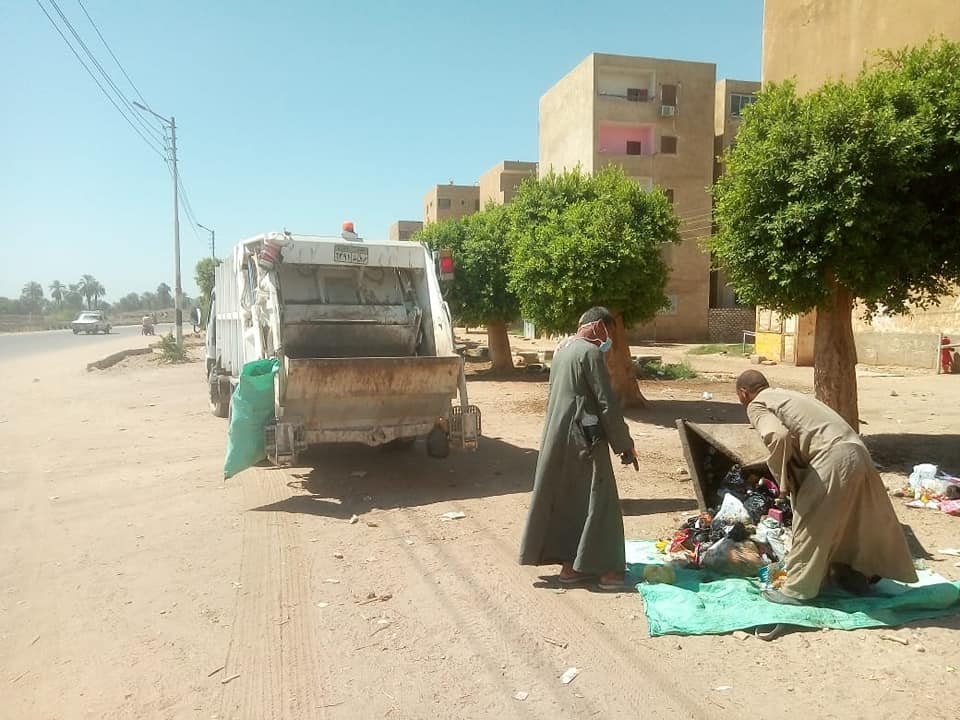 رفع وإزالة 32 طن مخلفات وقمامة فى حملات نظافة داخل 3 قرى (1)