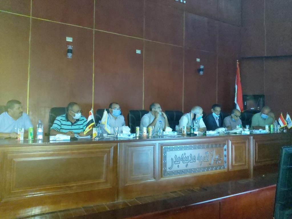 مساعد نائب وزير الإسكان يلتقى شركات المقاولات بمدينة بدر