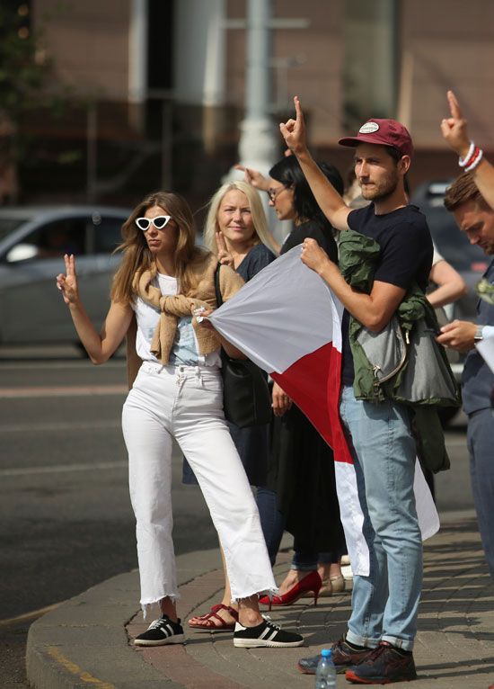 2020-08-21T145348Z_1123774046_RC2EII9CJTKU_RTRMADP_3_BELARUS-ELECTION