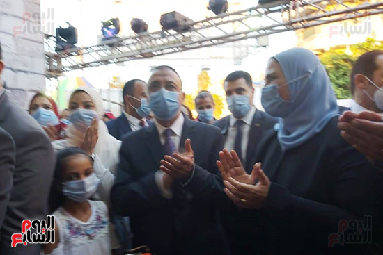 وزير التضامن تفتتح معرض ديارنا للأسر المنتجة فى الإسكندرية  (10)