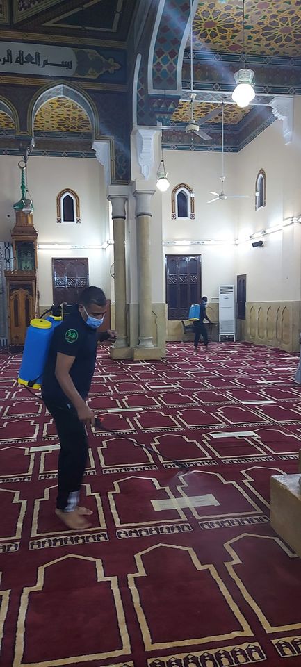 تطهير وتعقيم مساجد الأقصر لليوم الثانى تمهيداً لفتحها لصلاة الجمعة (4)