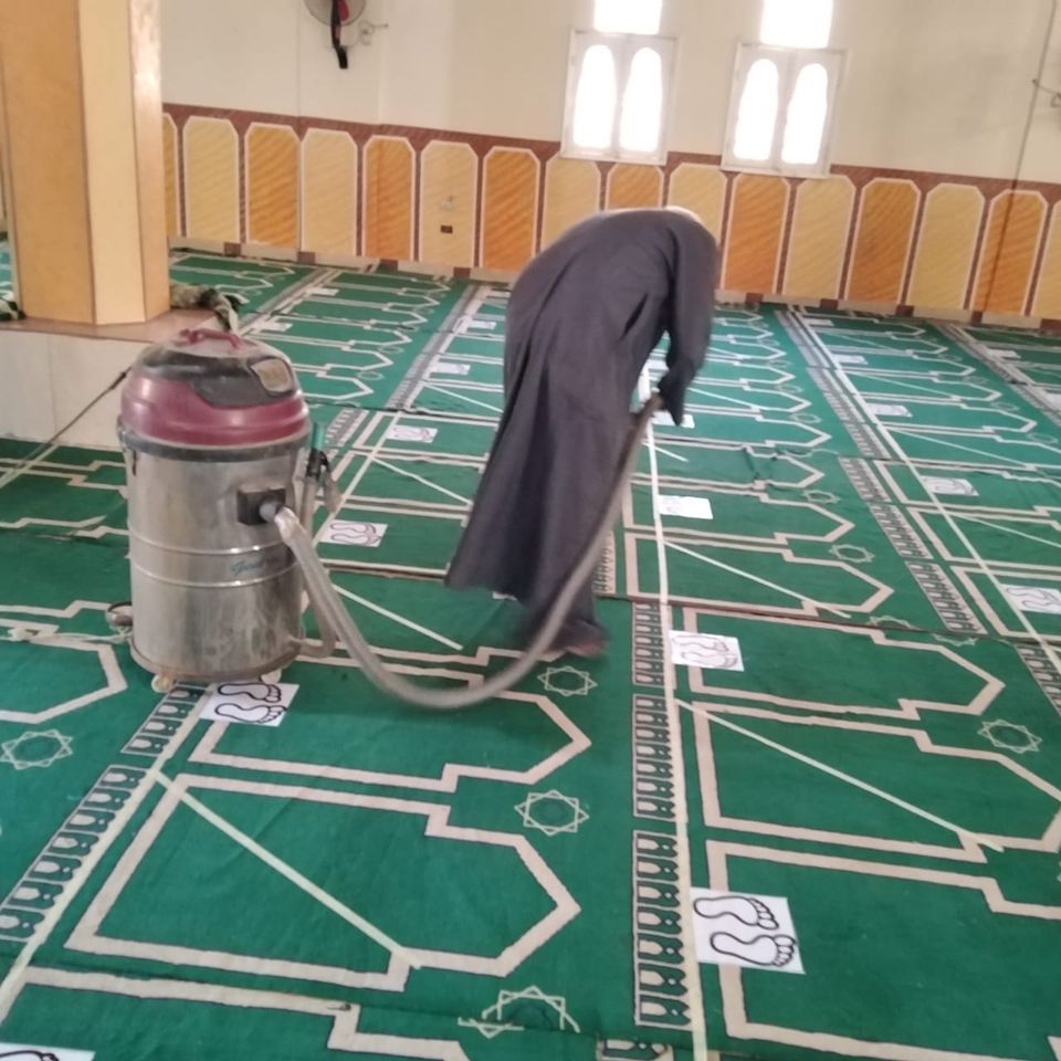 رجال أوقاف الأقصر يواصلون حملات تطهير المساجد  (7)