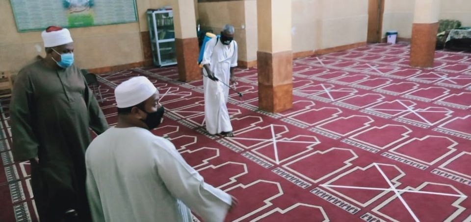 رجال أوقاف الأقصر يواصلون حملات تطهير المساجد  (4)