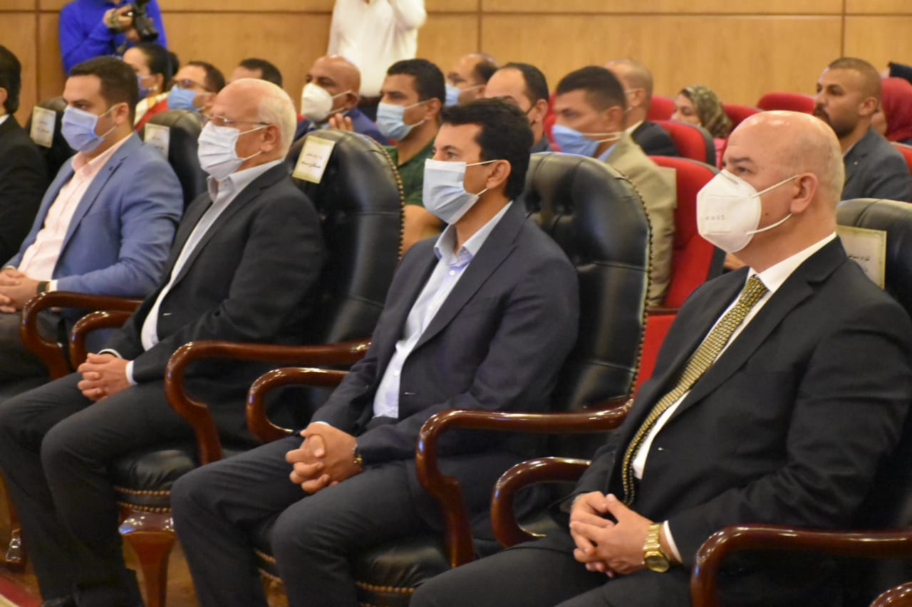 وزير الشباب ومحافظ بورسعيد في لقاء حواري مفتوح مع  شباب المحافظة (3)