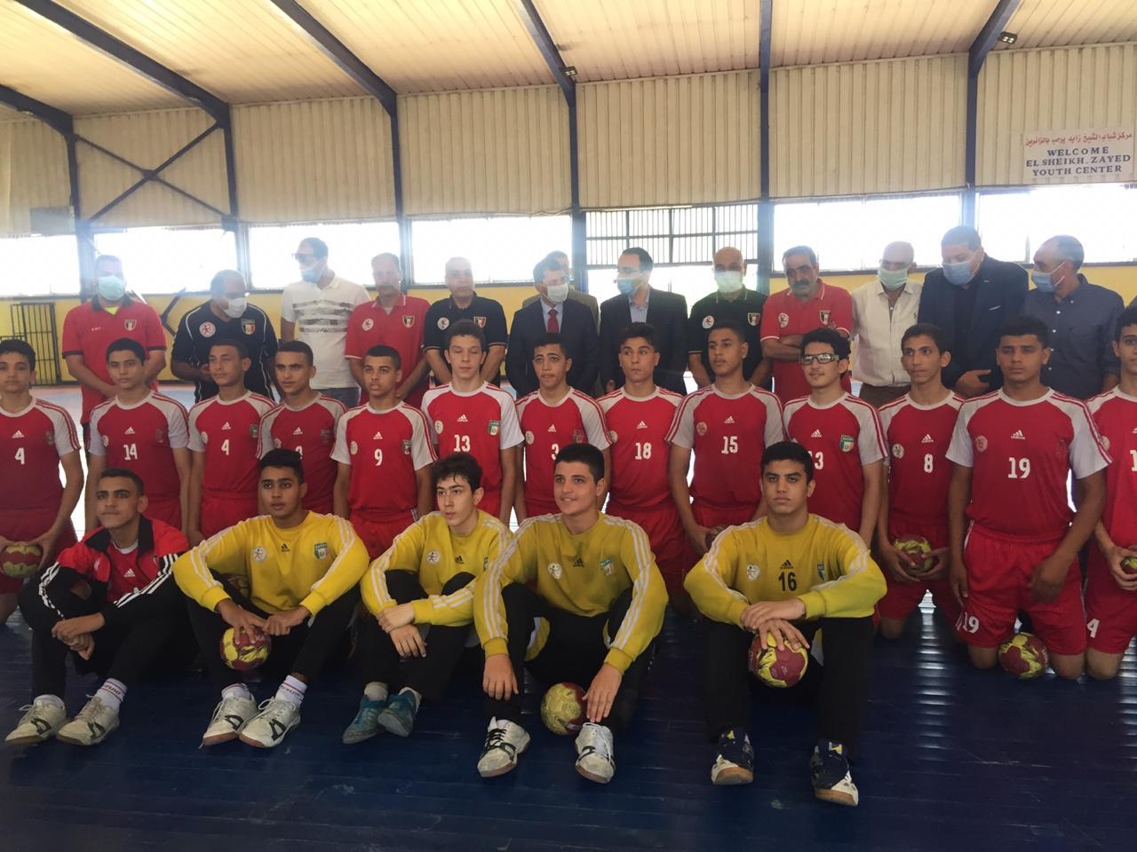 وزير الشباب والرياضة يشهد تدريب لاعبى المشروع القومى للموهبين لكرة اليد بالإسماعيلية (5)