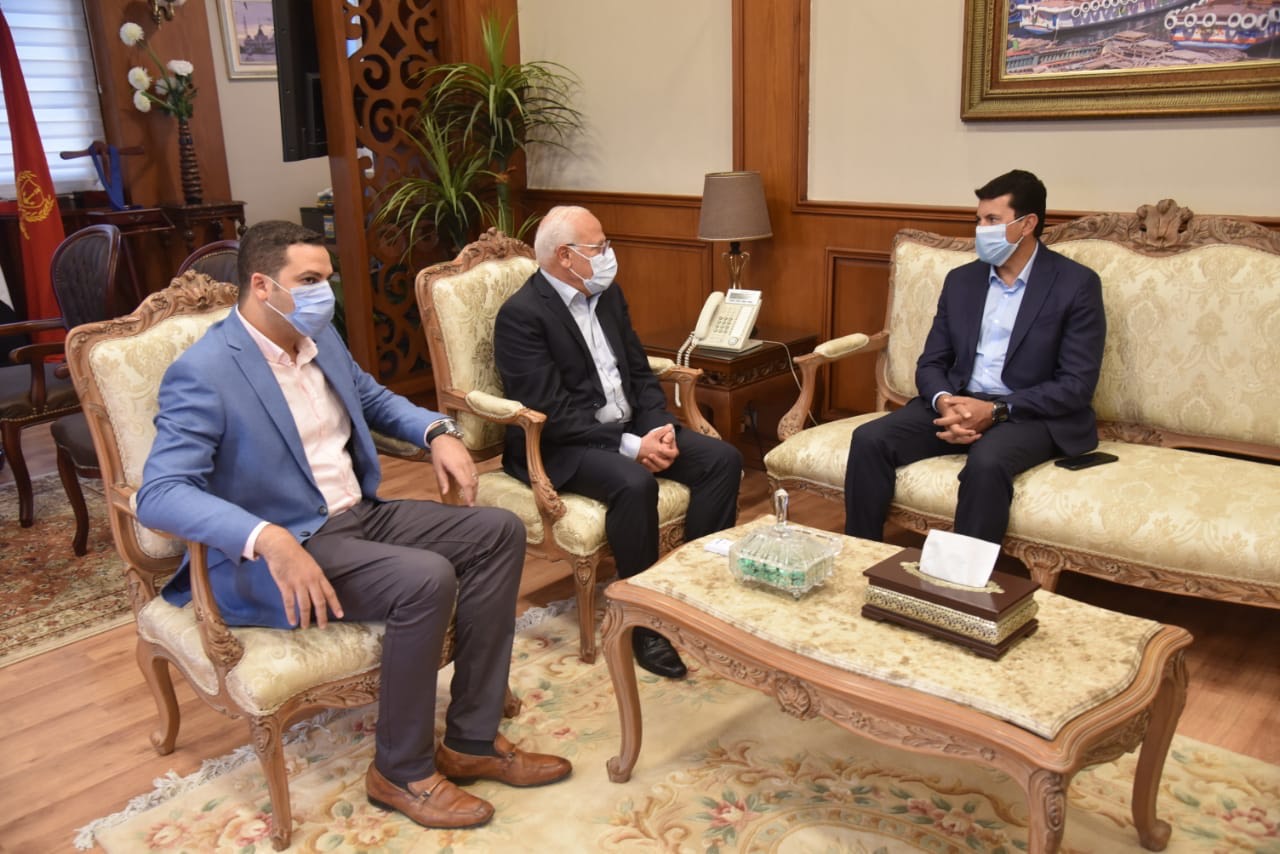 محافظ بورسعيد يستقبل وزير الشباب والرياضة (3)