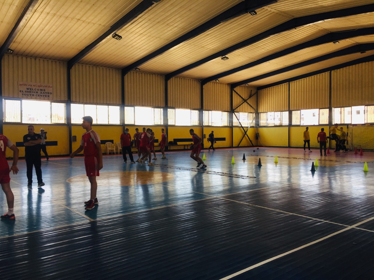 وزير الشباب والرياضة يشهد تدريب لاعبى المشروع القومى للموهبين لكرة اليد بالإسماعيلية (12)