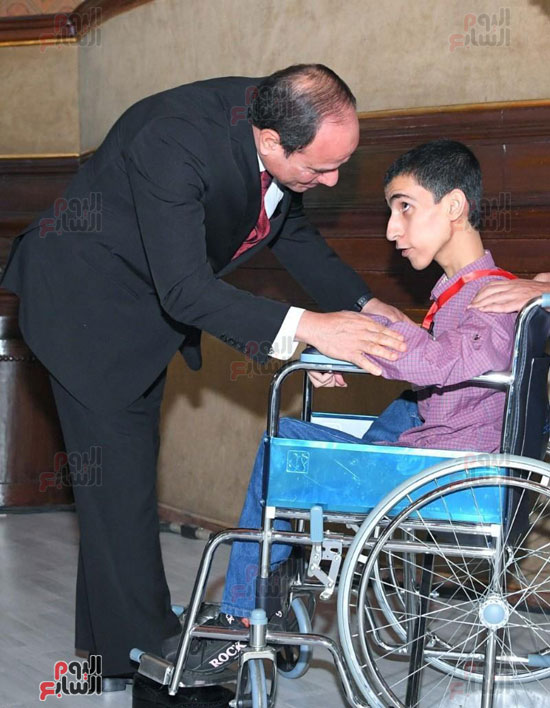 الطالب محمد عمر خيرى والرئيس السيسى (5)