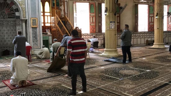 توافد المصلين على المساجد (2)
