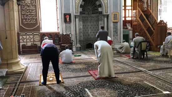 توافد المصلين على المساجد (8)