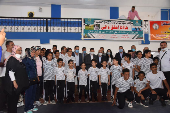 وزير الرياضة ومحافظ بورسعيد يشهدان مباراة كرة طائرة بنادى الحرية (6)