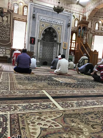 توافد المصلين على المساجد (11)