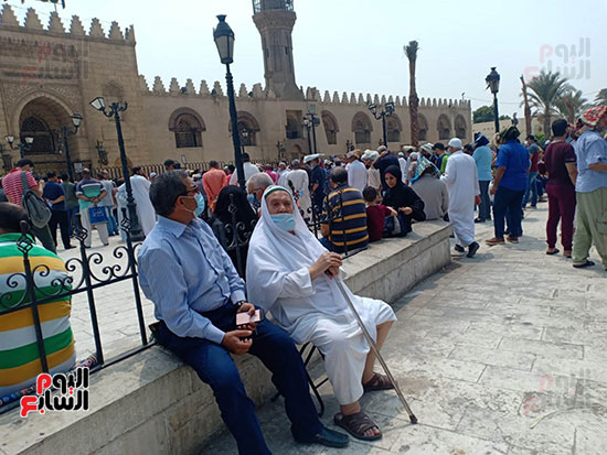 كبار السن امام مسجد عمرو بن العاص