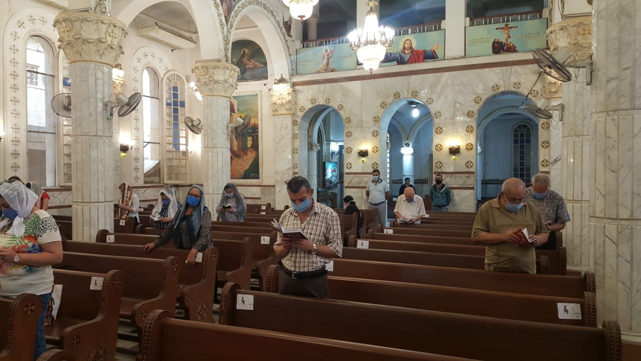كنائس محافظات مصر تفتح أبوابها من جديد وتدق أجراسها (10)