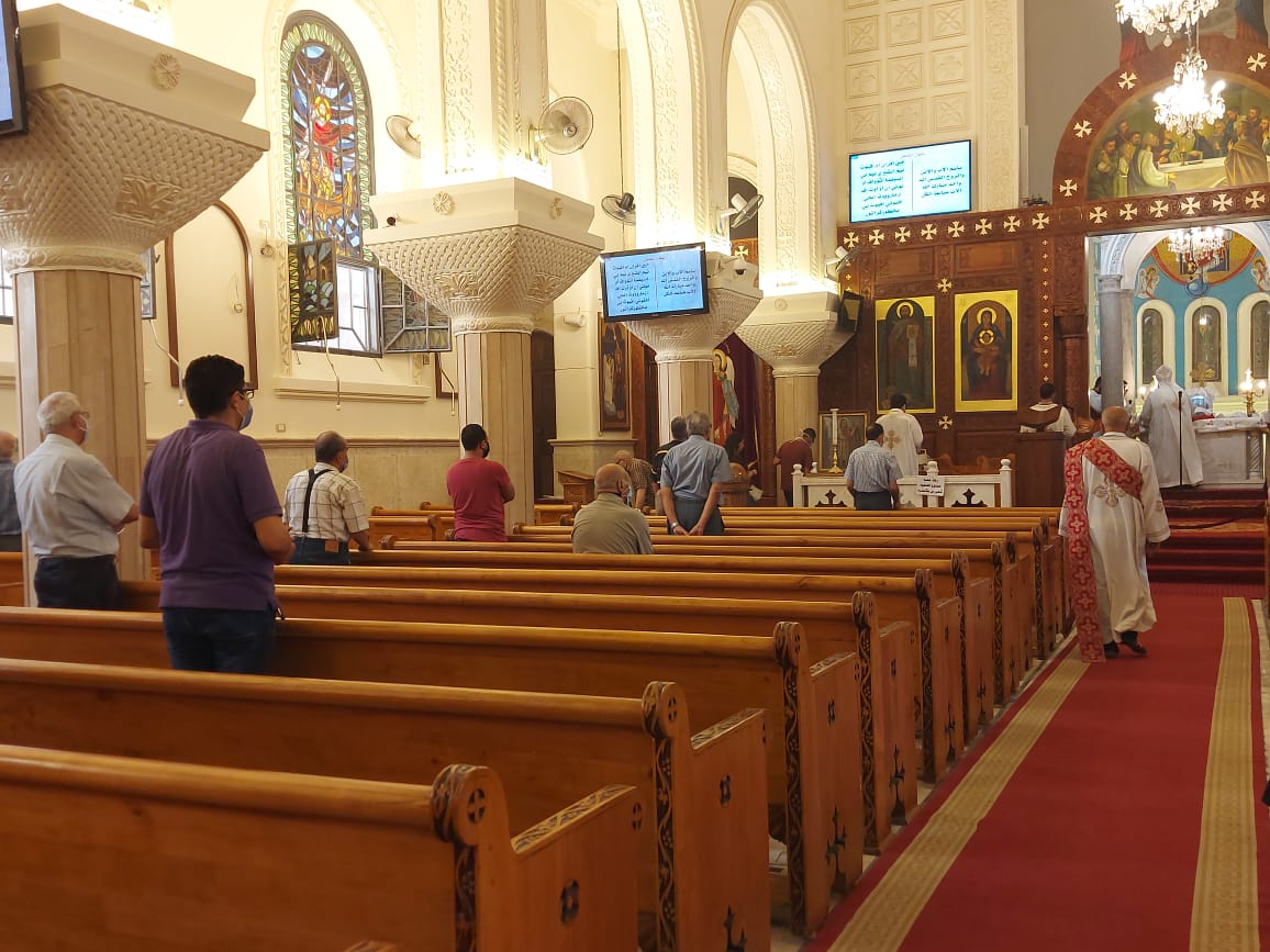 كنائس محافظات مصر تفتح أبوابها من جديد وتدق أجراسها (9)