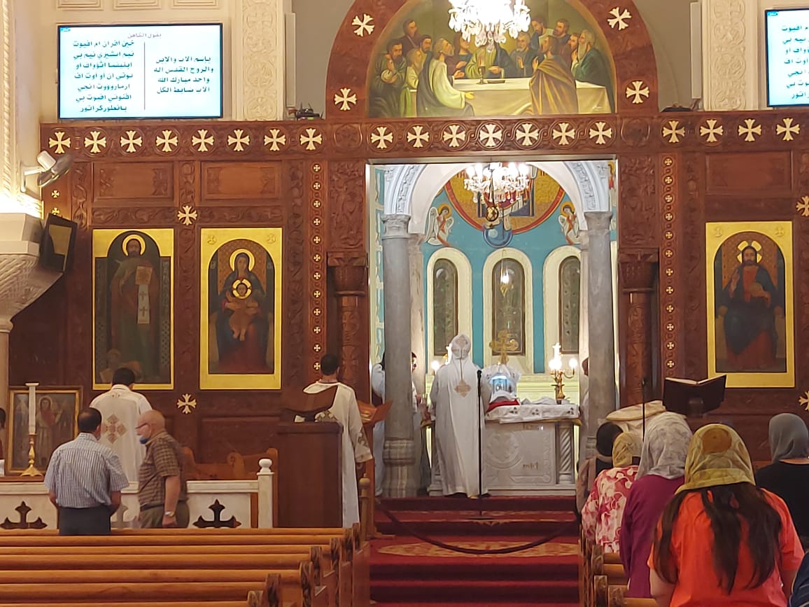 كنائس محافظات مصر تفتح أبوابها من جديد وتدق أجراسها (30)