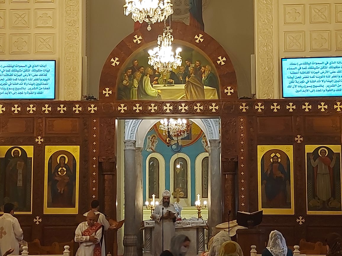 كنائس محافظات مصر تفتح أبوابها من جديد وتدق أجراسها (7)