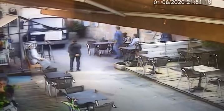 قبل لحظات من الواقعة