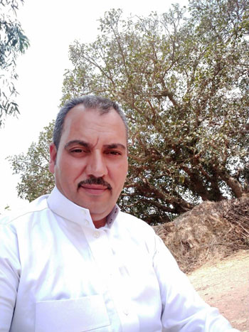 عاطل يفاجأ بأنه موظف بالأبنية التعليمية  (1)