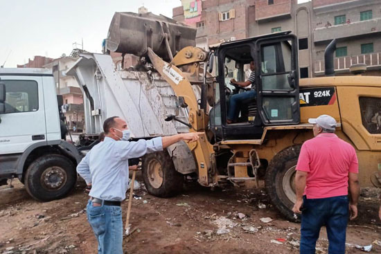 رفع 60 طن تراكمات قمامة على بحر شبين (2)