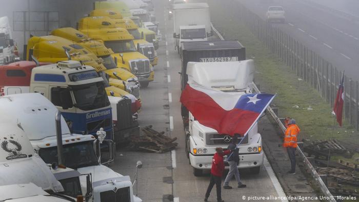 احتجاجات سائقو الشاحنات فى تشيلى