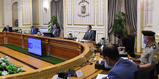 مصطفى مدبولى يجتمع بـ3 وزراء لمتابعة موقف إزالة مخ (6)