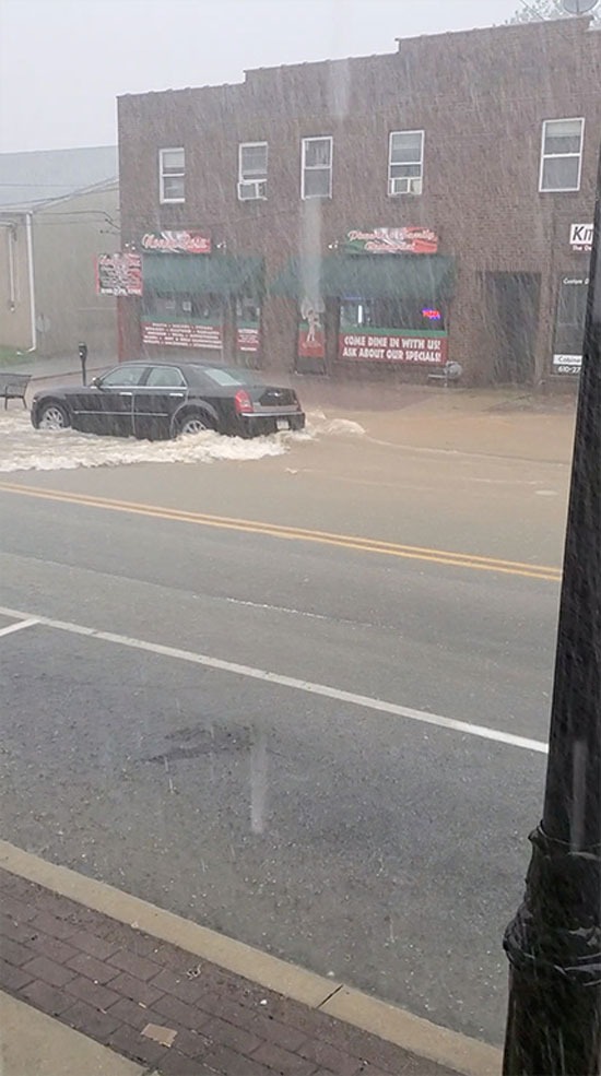 شارع غارق في بريدجبورت بنسلفانيا