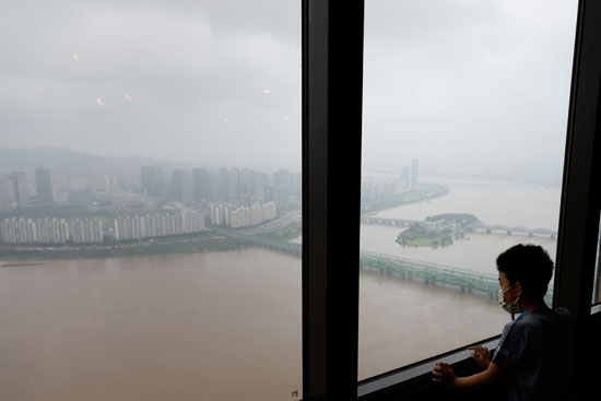 2020-08-04T064419Z_1693683321_RC2U6I9AITYX_RTRMADP_3_SOUTHKOREA-FLOODS