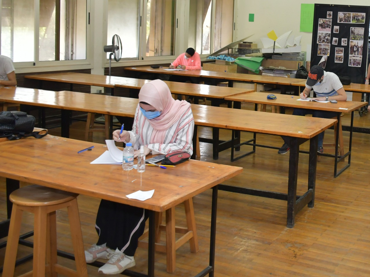 استئناف امتحانات طلاب السنوات النهائية بكليات جامعة القاهرة  (5)