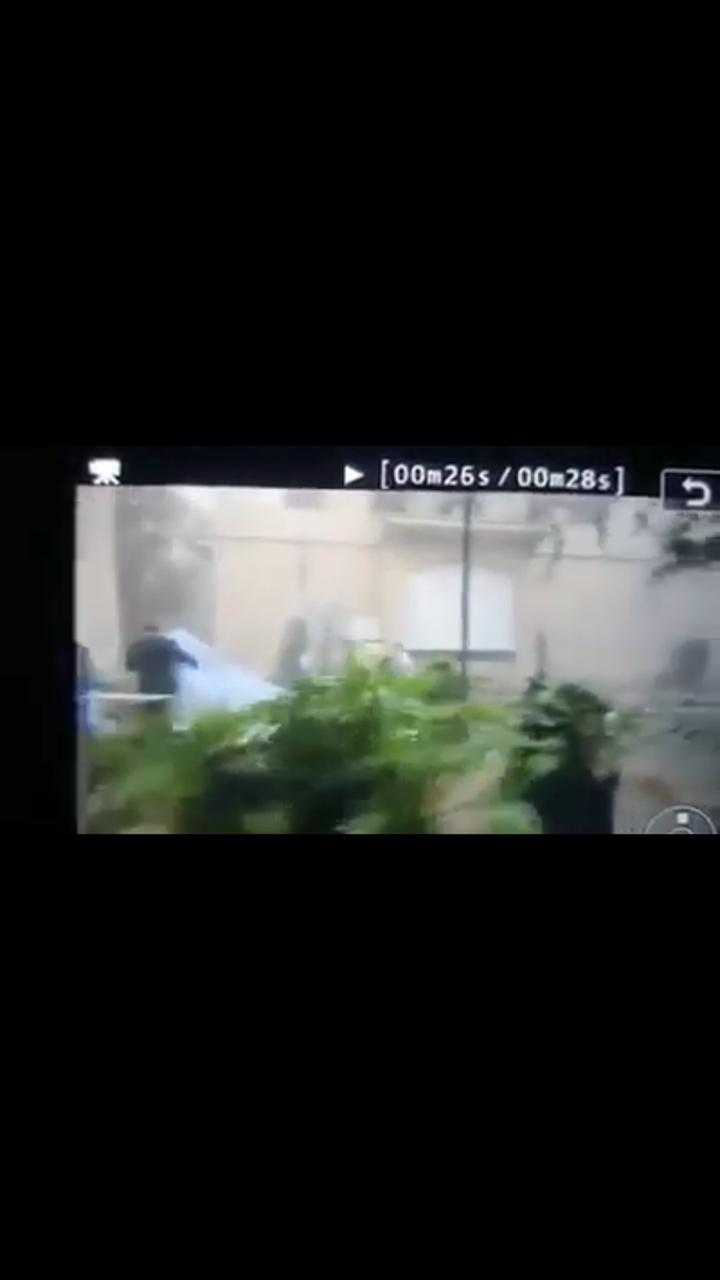 لحظة هروب العروس بعد الانفجار لحظة هروب العروس بعد الانفجار