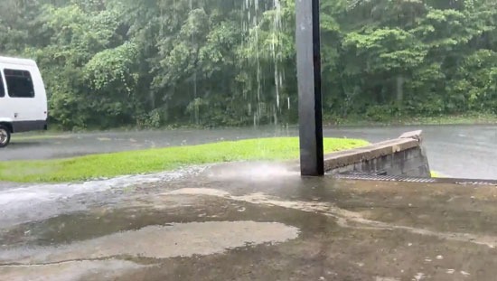 سقوط أمطار غزيرة