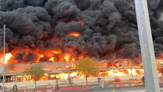 حريق سوق في الامارات
