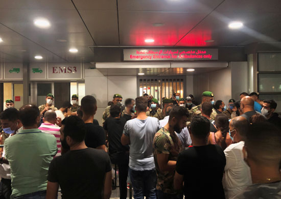 تنظيم دخول الشبان للتبرع بالدم