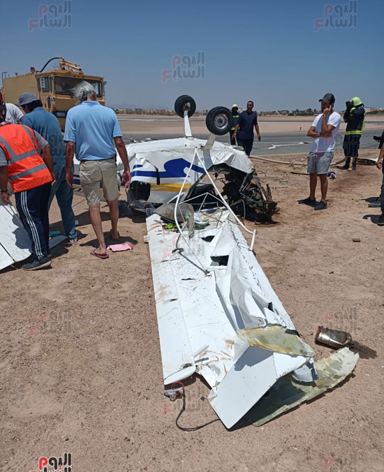 سقوط طائرة خاصة فى مهبط مطار الجونة بالغردقة (4)