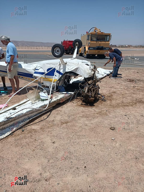 سقوط طائرة خاصة فى مهبط مطار الجونة بالغردقة (2)