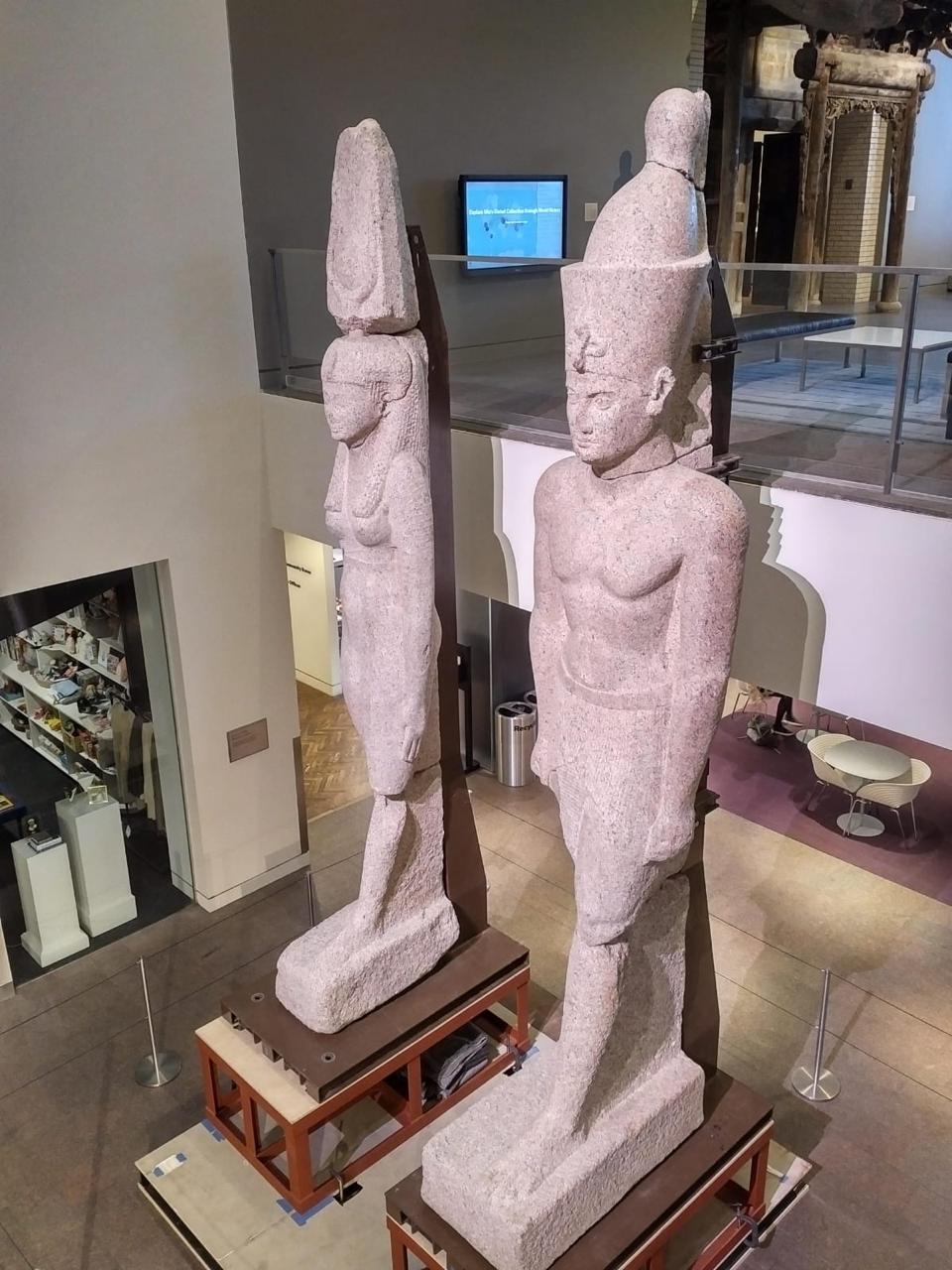 عودة تمثالين ملكيين إلى مصر لعرضهما بالمتحف المصري الكبير (1)