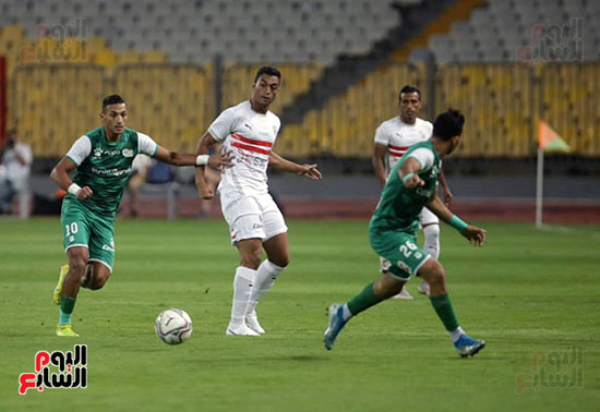 بداية الشوط الاول بين الزمالك والمصرى (1)