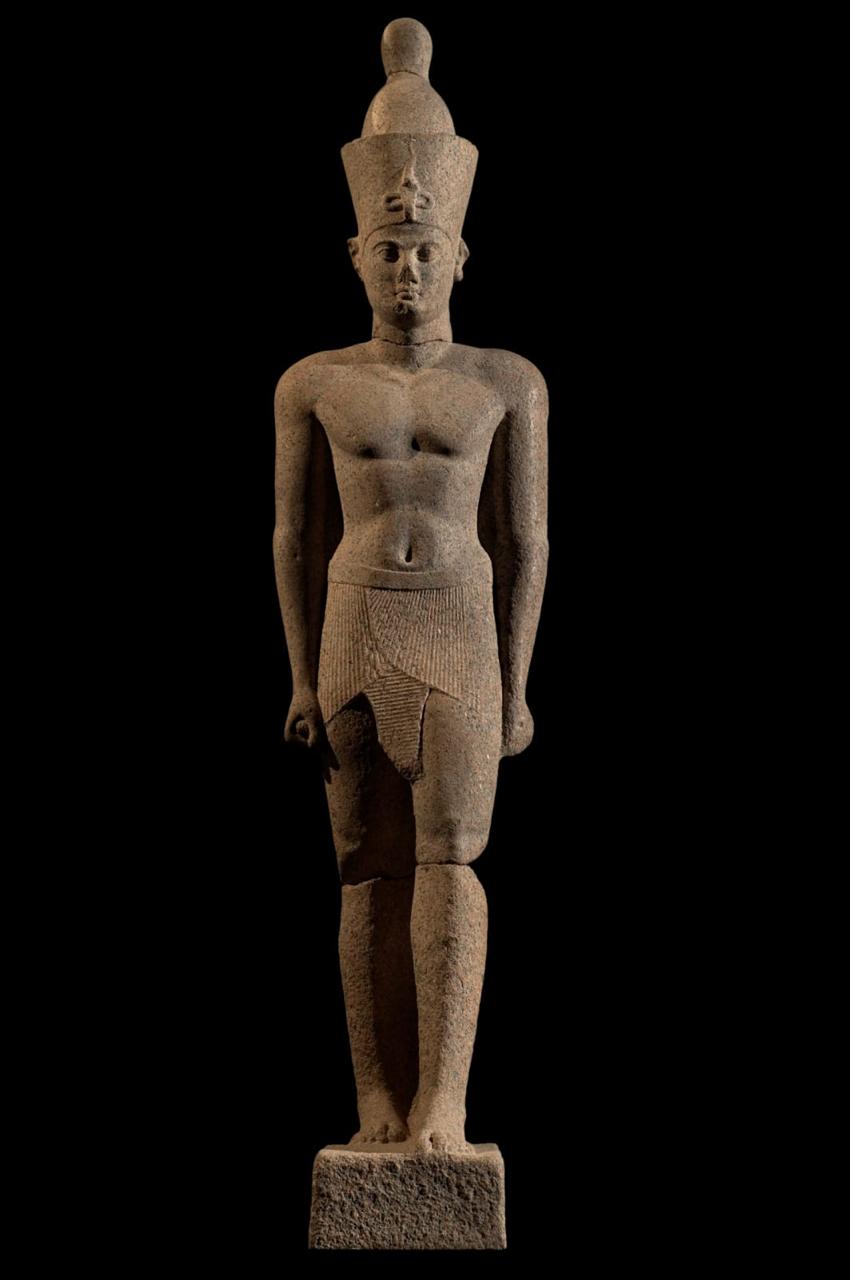 عودة تمثالين ملكيين إلى مصر لعرضهما بالمتحف المصري الكبير (4)