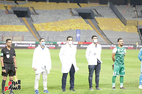 بداية الشوط الاول بين الزمالك والمصرى (12)