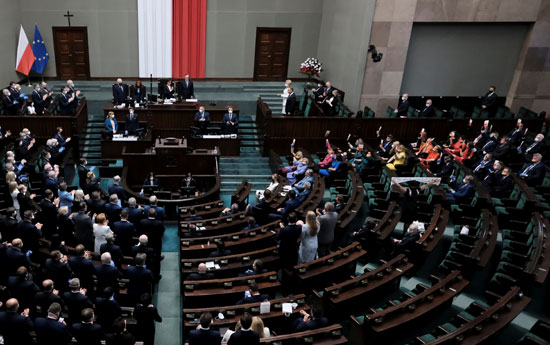 رئيس بولندا يحلف اليمين الدستورية أمام البرلمان
