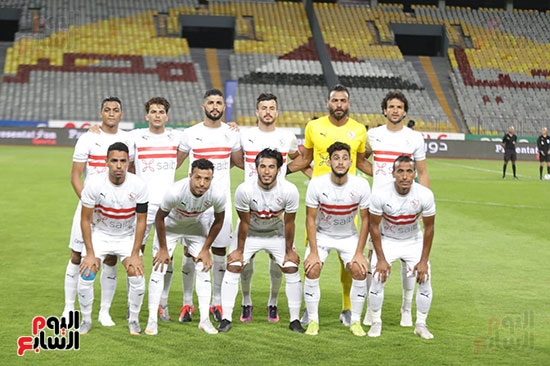 بداية الشوط الاول بين الزمالك والمصرى (5)